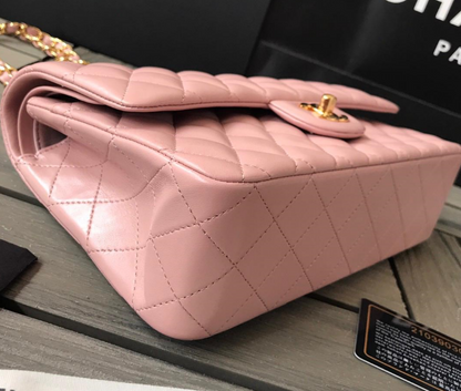 👜 Sac Channel Veau grainé brillant & métal doré  Rose clair